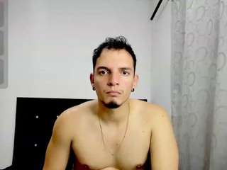 elefromguillen, male webcam model,  years old, on live webcam
