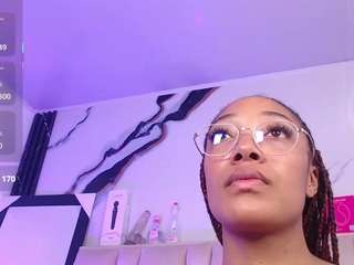 esmeraldasweet0's CamSoda show and profile