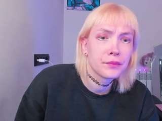 le modèle kiratenebris est en webcam porno dans un show sur le site camsoda, il possède les tags suivants: anal toys,black hair,brown eyes,gape,lean,no drinking,smoking,spank,tattoos,tease,hd