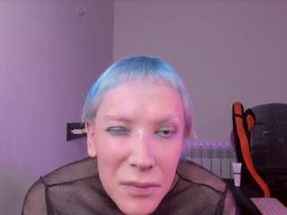 Live cam show with kiratenebris