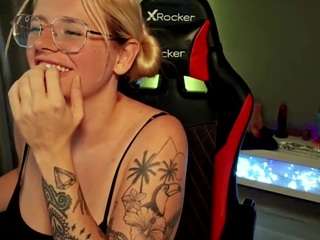 maaad-maxxx Live Webcam on CamSoda
