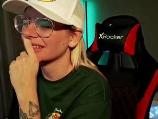 maaad-maxxx Live Webcam on CamSoda