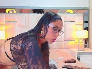 QUEENASS on CamSoda