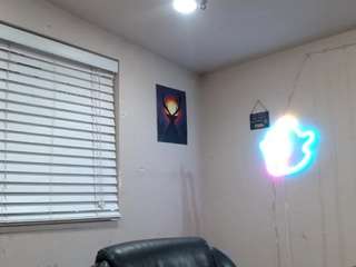 bigstraighttreee Live Webcam on CamSoda