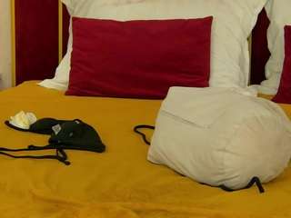 chloesins Live Webcam on CamSoda