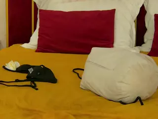 ChloeSins's Live Sex Cam Show