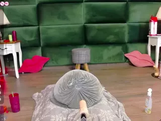 SelenSummer's Live Sex Cam Show