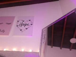 emycross Live Webcam on CamSoda
