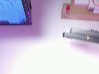 emycross Live Webcam on CamSoda
