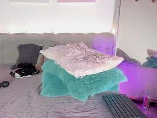  emycross chat room