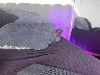 emycross Live Webcam on CamSoda