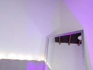 emycross Live Webcam on CamSoda