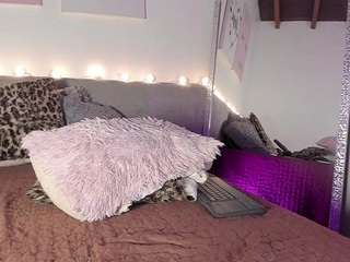  emycross chat room