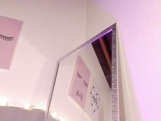 emycross Live Webcam on CamSoda