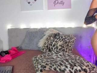 emycross Live Webcam on CamSoda