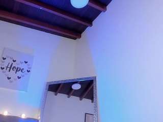 emycross Live Webcam on CamSoda