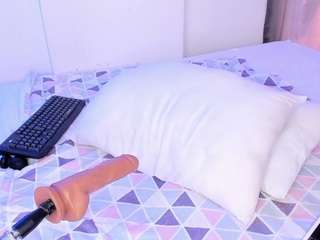 emycross Live Webcam on CamSoda