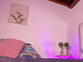 emycross Live Webcam on {site_name}