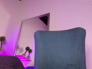 emycross Live Webcam on CamSoda