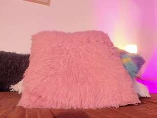 emycross Live Webcam on CamSoda