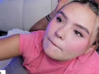 Live webcam model fernanda-c on Soda Cams