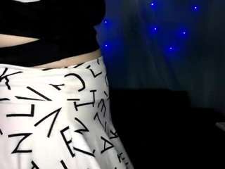 sunny-rayz live cam profile