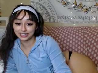 Live webcam model jenniferwallis on Soda Cams