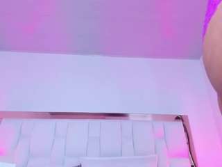 layla-golden Live Webcam on CamSoda
