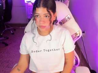  layla-golden chat room