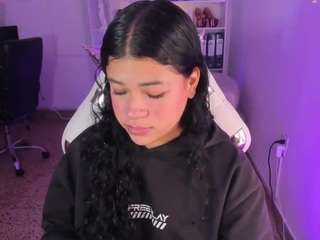  layla-golden chat room