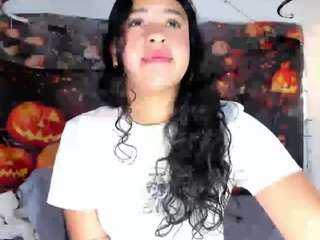 layla-golden Live Webcam on CamSoda