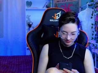 akemisora's CamSoda show and profile