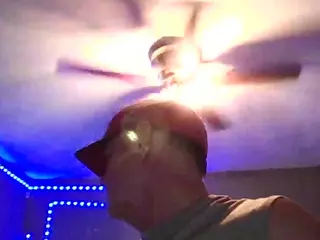 camcouple4u's Live Sex Cam Show