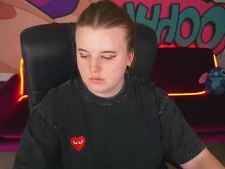 kristimoons's CamSoda show and profile
