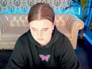 KristiMoons's Live Sex Cam Show