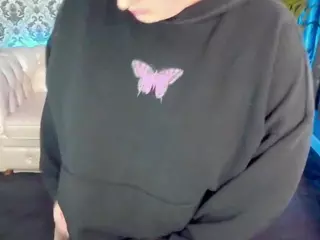 KristiMoons's Live Sex Cam Show