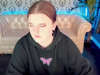 KristiMoons's Live Sex Cam Show