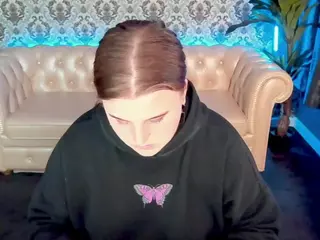 KristiMoons's Live Sex Cam Show