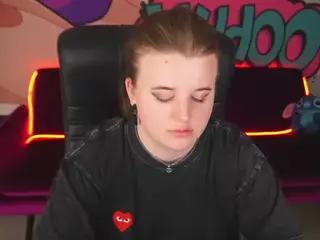 KristiMoons's Live Sex Cam Show