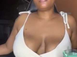 sweetcaramellelo... Live Webcam on CamSoda