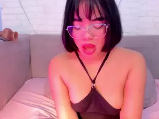 CataleyaBianchi's Live Sex Cam Show