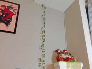 evaa-grey's CamSoda show and profile