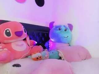 le modèle karoll-scoott est en webcam porno dans un show sur le site camsoda, il possède les tags suivants: black hair,brown eyes,cumshot,dirty talk,flat chested,gape,lean,no drinking,orgasm,smoking,tattoos,hd