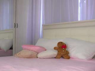 lorettafloor's CamSoda show and profile