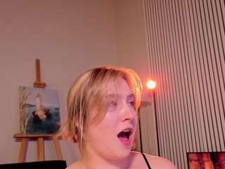 Saint_Trisha live cam preview