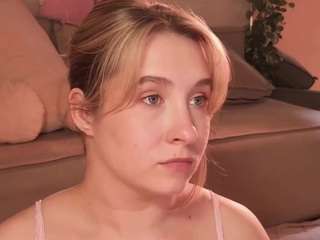 Saint_Trisha live cam preview