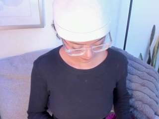 Alice live webcam show