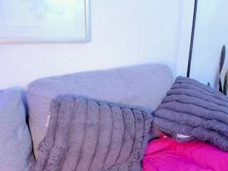 Alice live webcam show