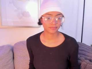 Alice live webcam show