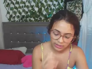 AriadnaBrow's Live Sex Cam Show